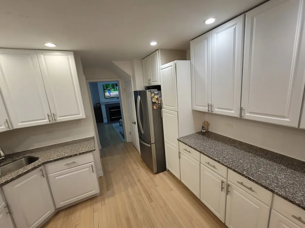 6156 North Kedvale Avenue Chicago IL 60646