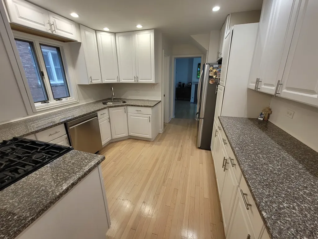 6156 North Kedvale Avenue Chicago IL 60646