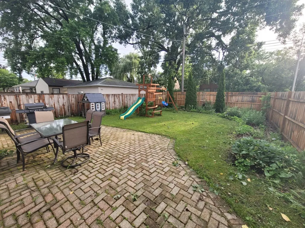 6156 North Kedvale Avenue Chicago IL 60646
