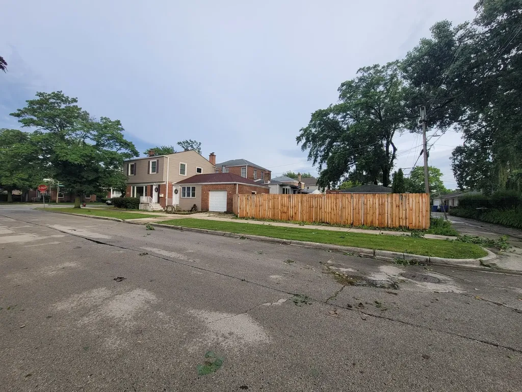 6156 North Kedvale Avenue Chicago IL 60646