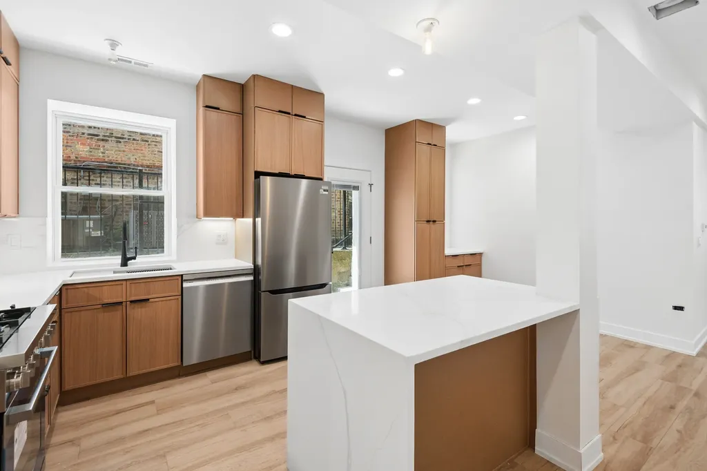 2647 West Walton Street Chicago IL 60622