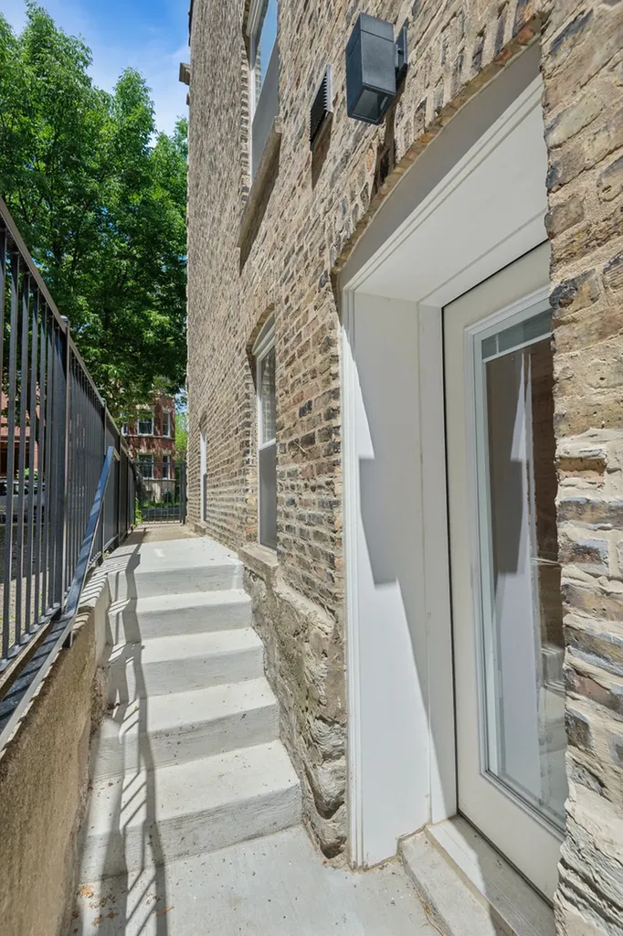 2647 West Walton Street Chicago IL 60622