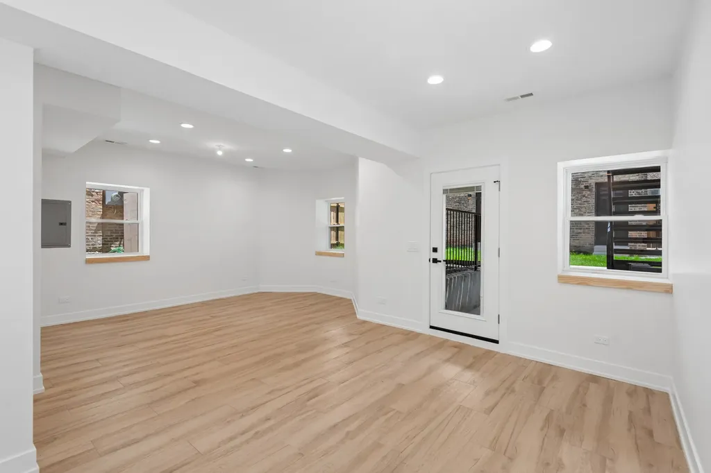 2647 West Walton Street Chicago IL 60622