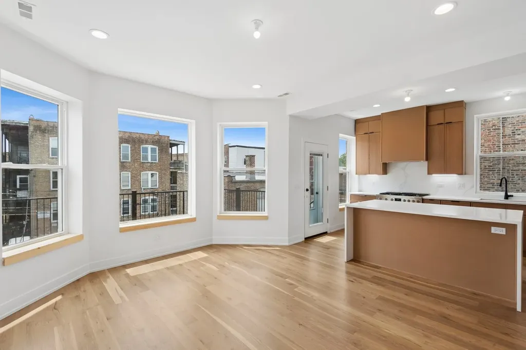 2647 West Walton Street Chicago IL 60622