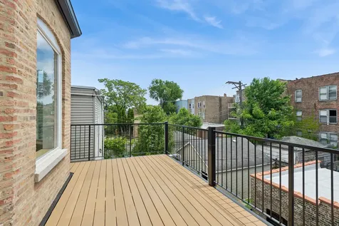 2647 West Walton Street Chicago IL 60622
