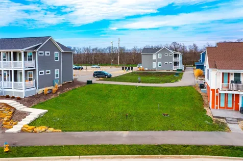 100 Great Loop Dr., #44 Ottawa IL 61350