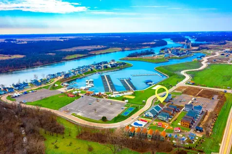 100 Great Loop Dr., #44 Ottawa IL 61350