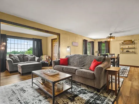 3168 Rotary Road Rockford IL 61109