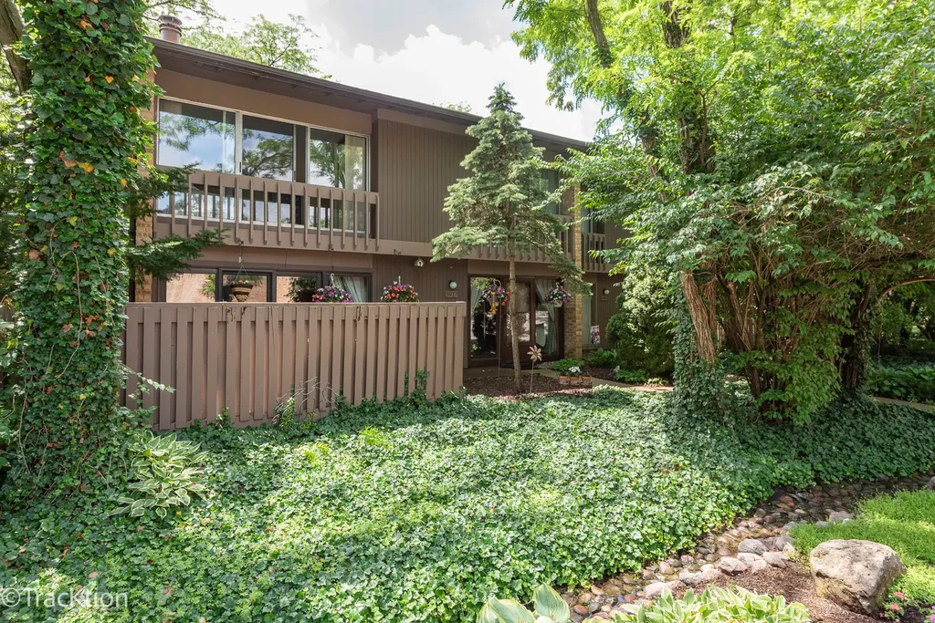 5917 Oakwood Drive Lisle IL 60532