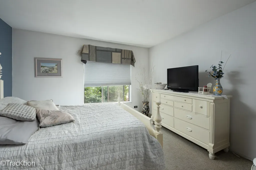 5917 Oakwood Drive Lisle IL 60532