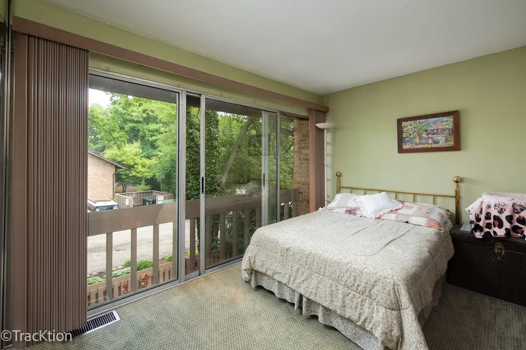 5917 Oakwood Drive Lisle IL 60532