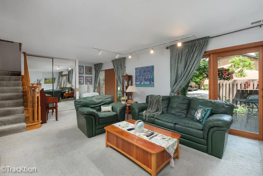 5917 Oakwood Drive Lisle IL 60532