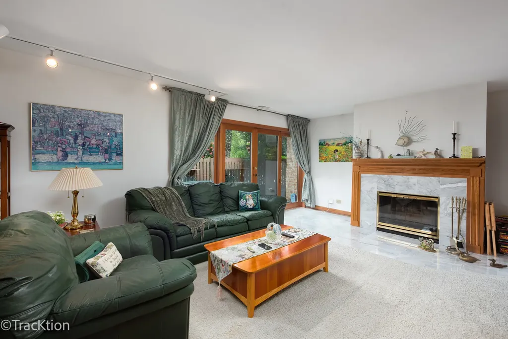 5917 Oakwood Drive Lisle IL 60532