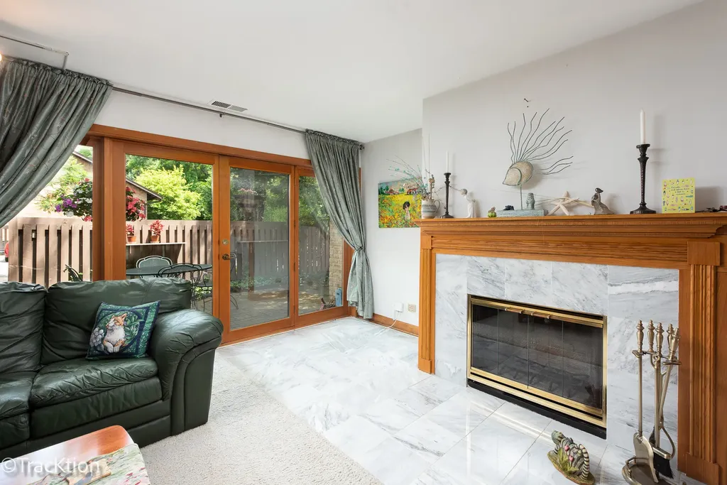 5917 Oakwood Drive Lisle IL 60532