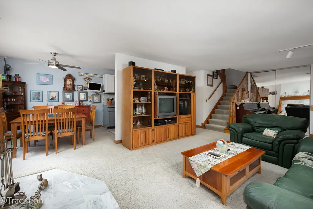 5917 Oakwood Drive Lisle IL 60532