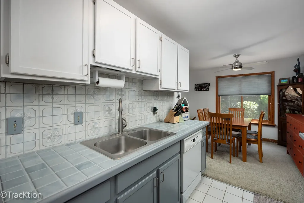 5917 Oakwood Drive Lisle IL 60532