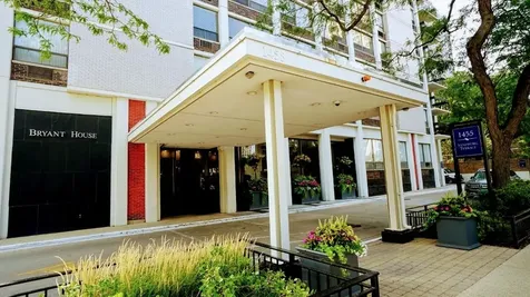 1455 North Sandburg Terrace Chicago IL 60610