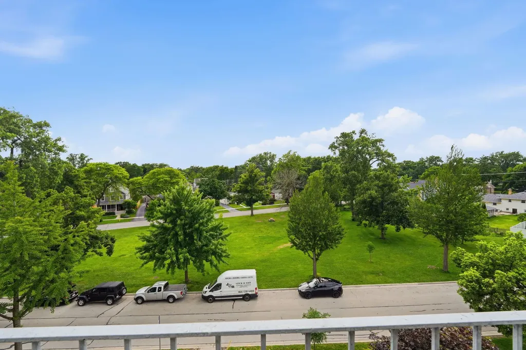5125 Blodgett Avenue Downers Grove IL 60515