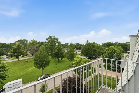5125 Blodgett Avenue Downers Grove IL 60515
