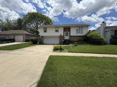 613 Wicker Avenue Streamwood IL 60107