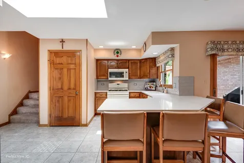 8636 West 98th Place Palos Hills IL 60465