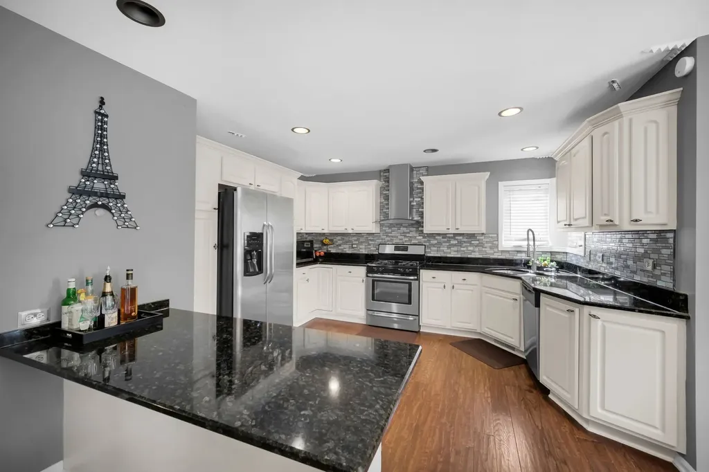 2518 Adamsway Drive Aurora IL 60502