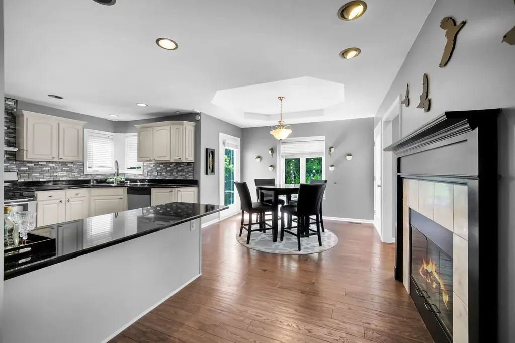 2518 Adamsway Drive Aurora IL 60502