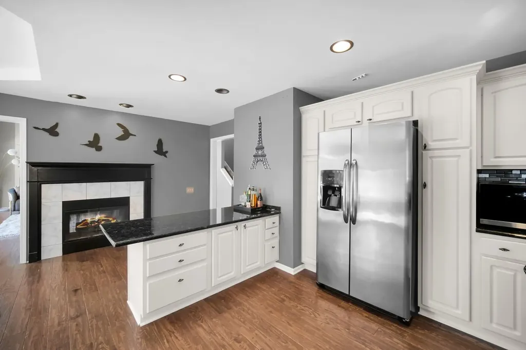 2518 Adamsway Drive Aurora IL 60502
