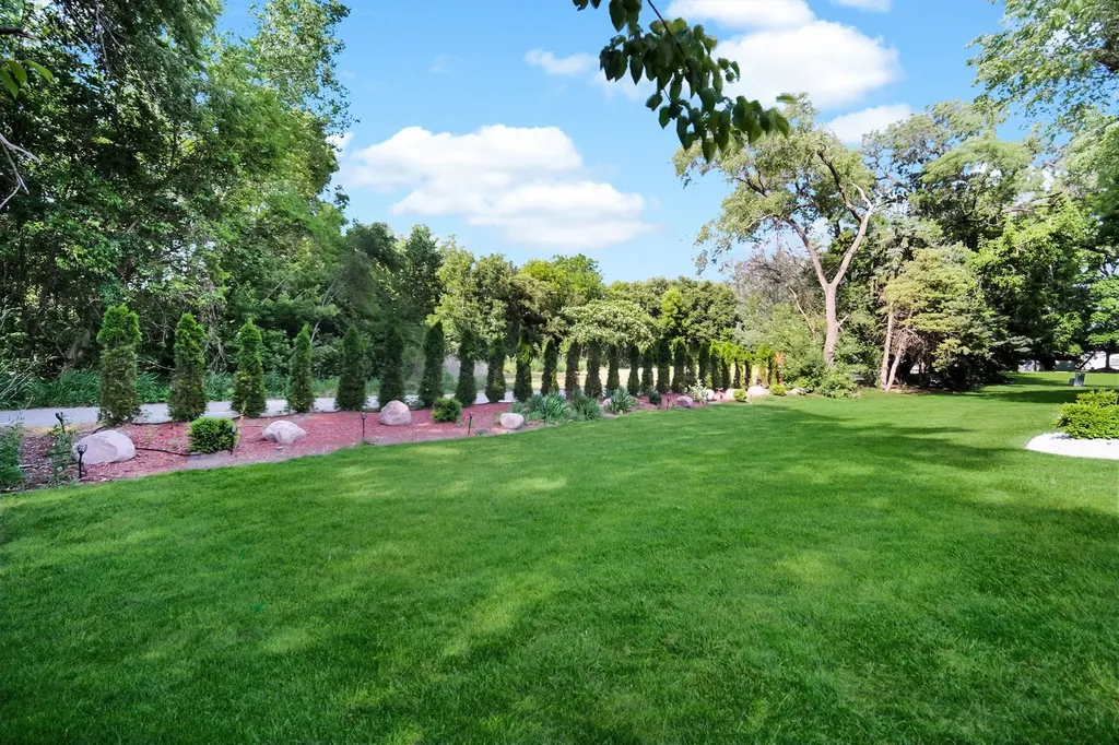2518 Adamsway Drive Aurora IL 60502