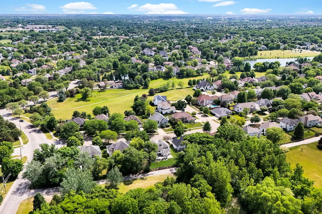 2518 Adamsway Drive Aurora IL 60502