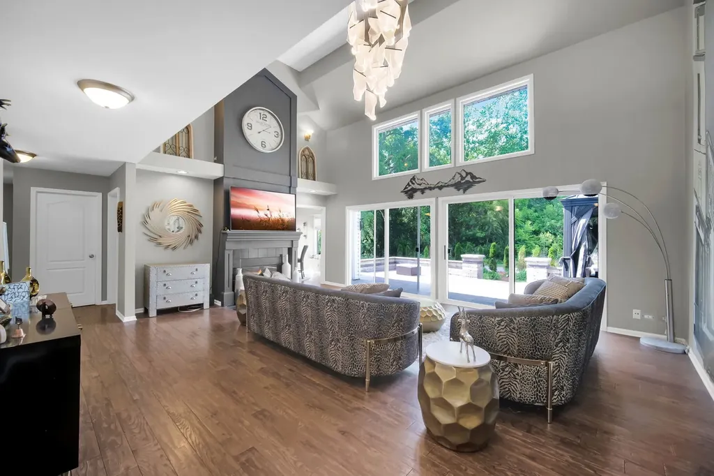2518 Adamsway Drive Aurora IL 60502