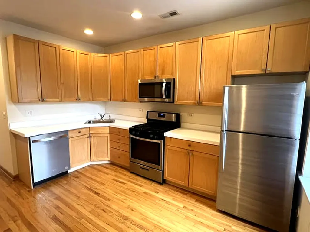 2714 North Marshfield Avenue Chicago IL 60614