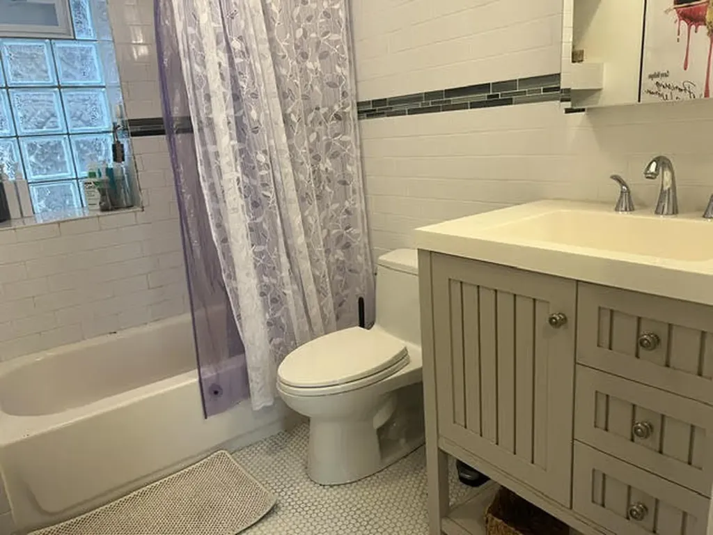 2714 North Marshfield Avenue Chicago IL 60614