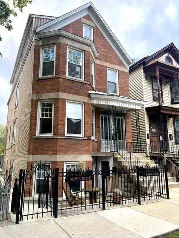 2714 North Marshfield Avenue Chicago IL 60614