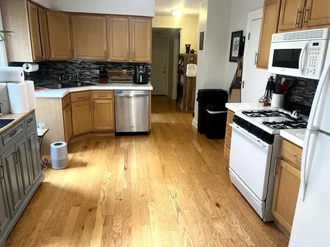 2714 North Marshfield Avenue Chicago IL 60614