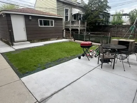 2714 North Marshfield Avenue Chicago IL 60614