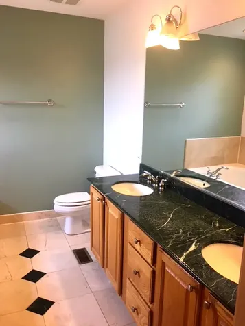 2714 North Marshfield Avenue Chicago IL 60614
