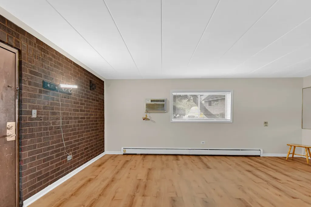 228 East Bailey Road Naperville IL 60565