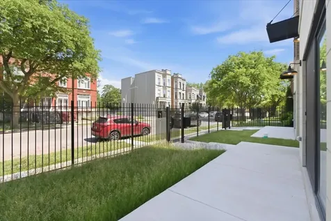 4932 South Champlain Avenue Chicago IL 60615