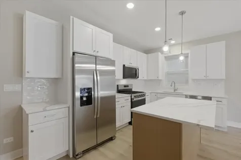 4932 South Champlain Avenue Chicago IL 60615