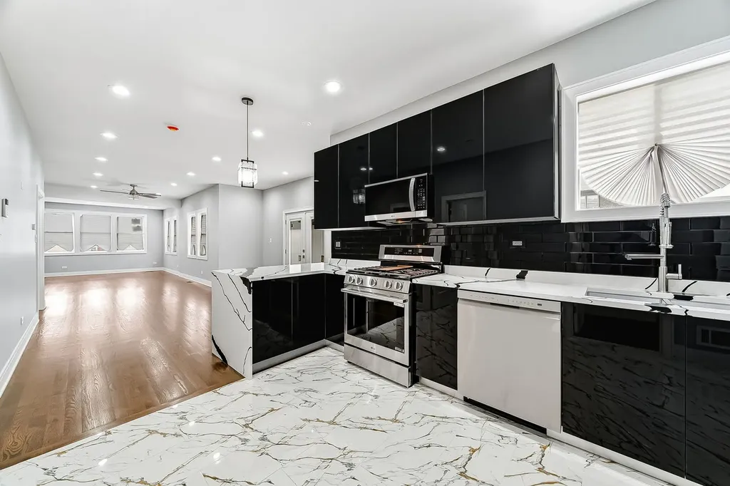2347 Walnut Street Blue Island IL 60406