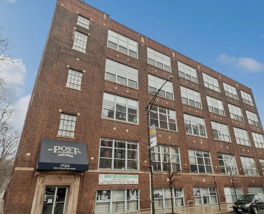 1733 West Irving Park Road Chicago IL 60613