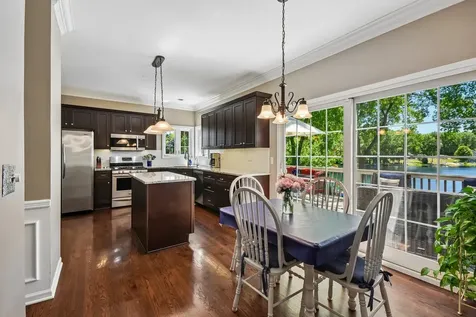 605 Tulip Circle Island Lake IL 60042