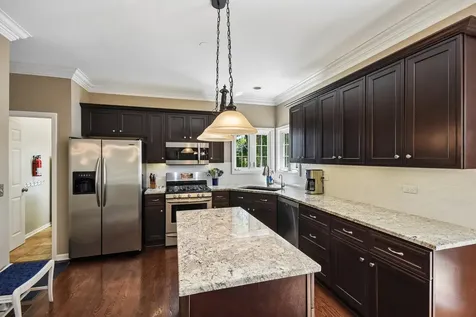 605 Tulip Circle Island Lake IL 60042