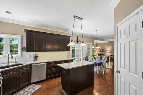 605 Tulip Circle Island Lake IL 60042