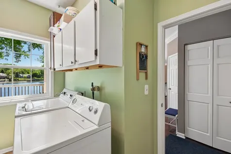 605 Tulip Circle Island Lake IL 60042