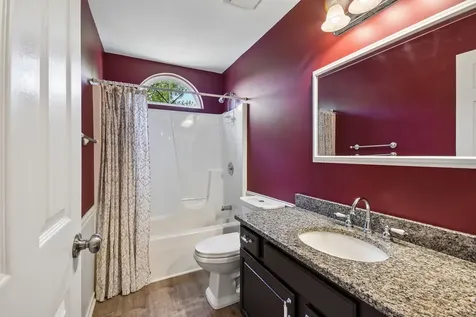 605 Tulip Circle Island Lake IL 60042