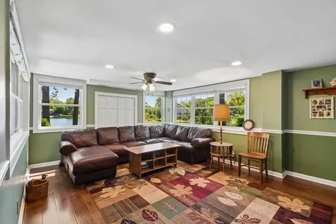 605 Tulip Circle Island Lake IL 60042