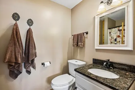 605 Tulip Circle Island Lake IL 60042