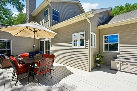605 Tulip Circle Island Lake IL 60042